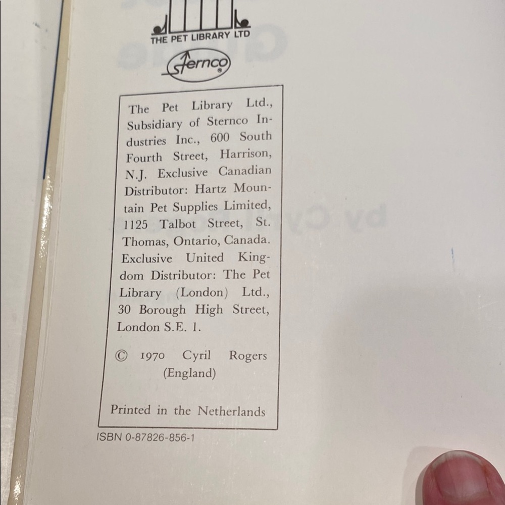 “Pet Library, Parakeet Guide,” - Picture 2 of 7